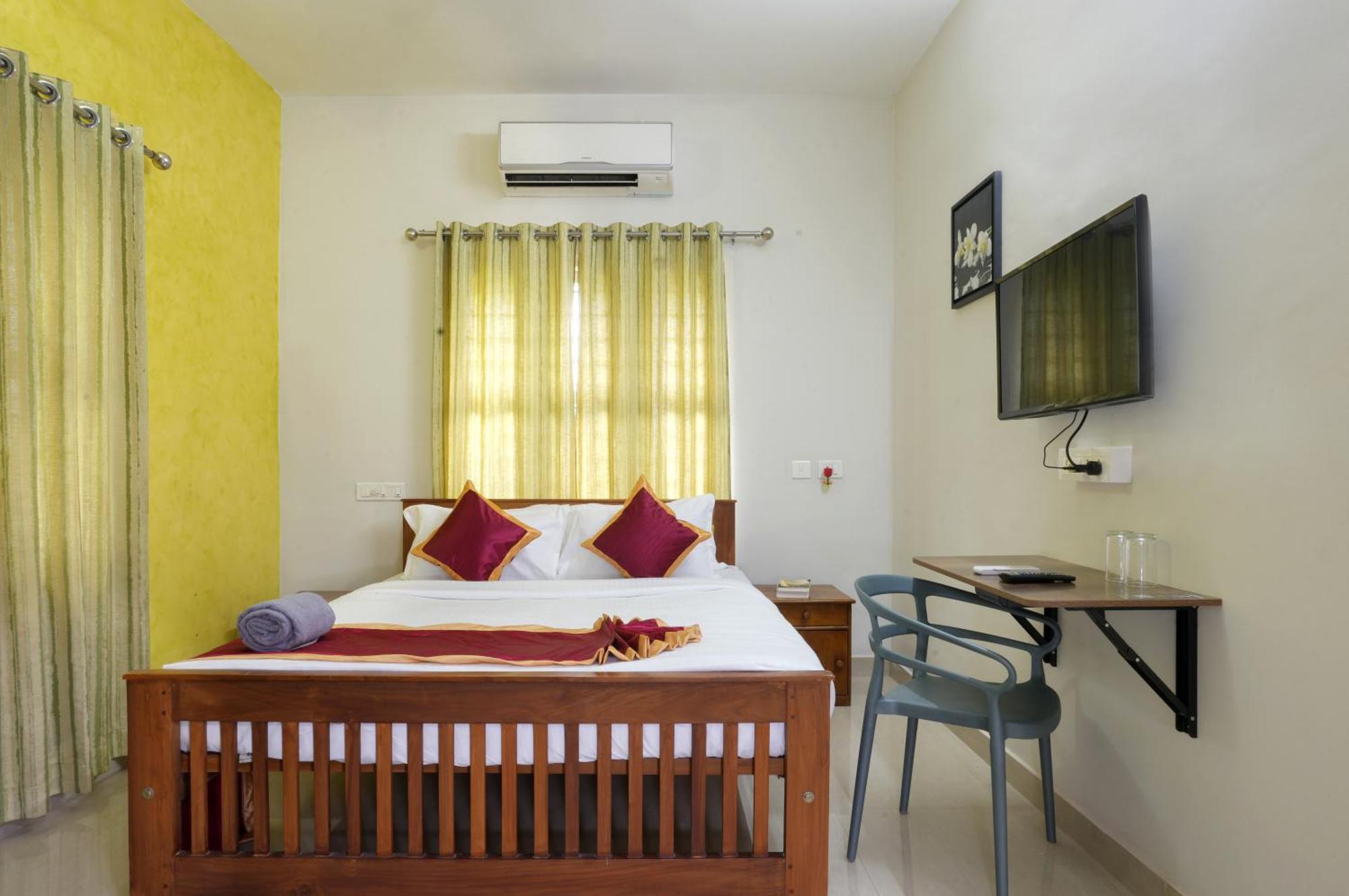 Swapna Home Suites 니둠바서리 외부 사진