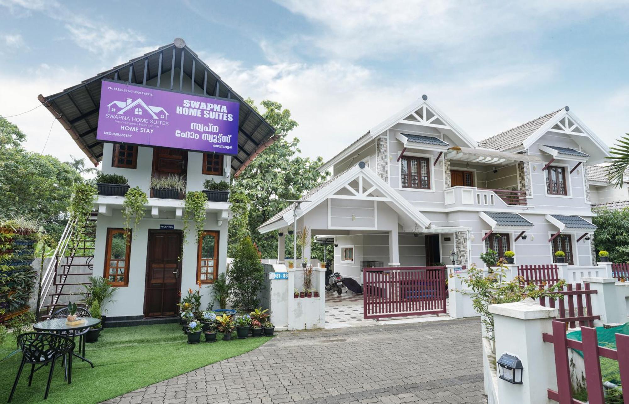 Swapna Home Suites 니둠바서리 외부 사진